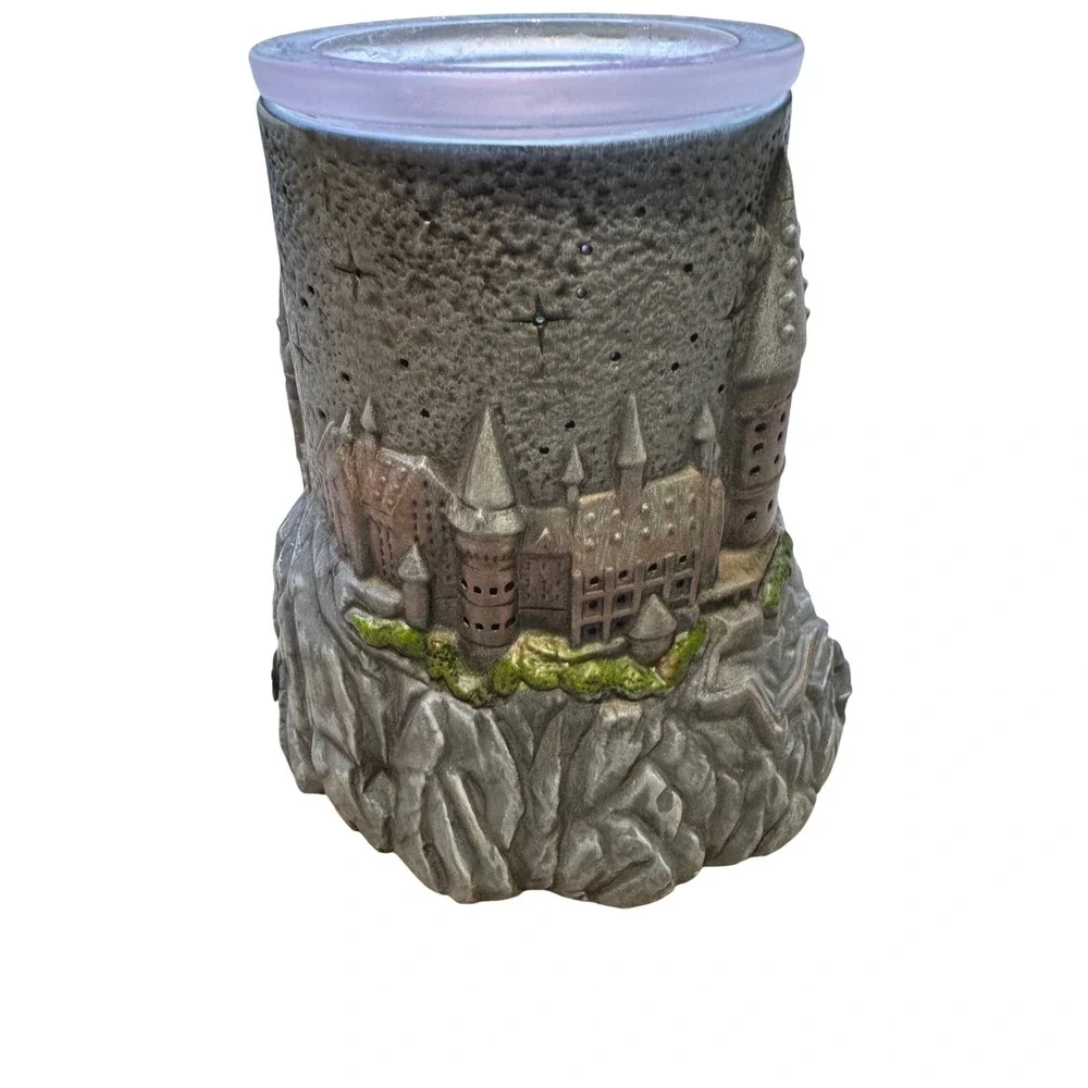 Scentsy Harry Potter Hogwarts Castle Wax Warmer & Slytherin Wax Bar Bundle‎